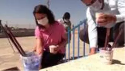Silopi'de fedakar öğretmenler köy okulunu boyadı Silopi'de fedakar öğretmenler köy okulunu boyadı