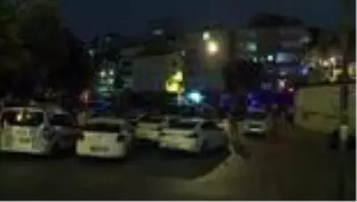 Son dakika haber! Şişli'de çıkan silahlı çatışmada kurşunlar polis aracına isabet etti Son dakika haber! Şişli'de çıkan silahlı çatışmada kurşunlar polis aracına isabet etti