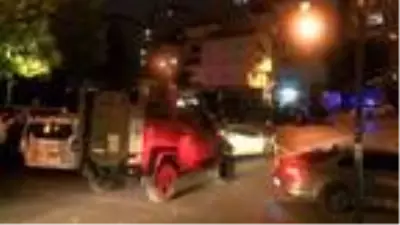 ŞİŞLİ'DE EKİP ARACINA KURŞUN İSABET ETTİ, 2 KİŞİ GÖZALTINA ALINDI ŞİŞLİ'DE EKİP ARACINA KURŞUN İSABET ETTİ, 2 KİŞİ GÖZALTINA ALINDI