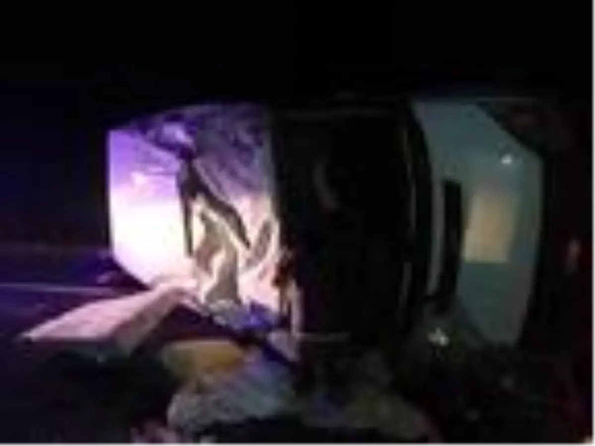 Siverek'te, şarampole devrilen minibüsteki 7 kişi yaralandı