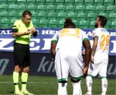 Süper Lig: Çaykur Rizespor: 0 Aytemiz Alanyaspor: 0 (İlk yarı) Süper Lig: Çaykur Rizespor: 0 Aytemiz Alanyaspor: 0 (İlk yarı)