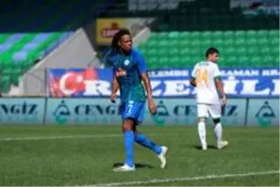 Süper Lig: Çaykur Rizespor: 0 Aytemiz Alanyaspor: 0 (İlk yarı) Süper Lig: Çaykur Rizespor: 0 Aytemiz Alanyaspor: 0 (İlk yarı)