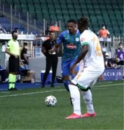 Süper Lig: Çaykur Rizespor: 0 Aytemiz Alanyaspor: 0 (İlk yarı) Süper Lig: Çaykur Rizespor: 0 Aytemiz Alanyaspor: 0 (İlk yarı)