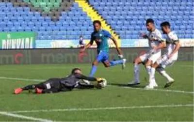 Çaykur Rizespor 3'ncü haftayı berabere tamamladı Çaykur Rizespor 3'ncü haftayı berabere tamamladı