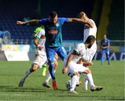 Çaykur Rizespor 3'ncü haftayı berabere tamamladı Çaykur Rizespor 3'ncü haftayı berabere tamamladı