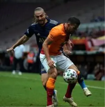 Derbi mücadelesinde müsabakanın ilk yarısı golsüz eşitlikle sonuçlandı Derbi mücadelesinde müsabakanın ilk yarısı golsüz eşitlikle sonuçlandı