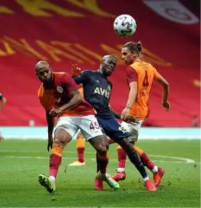 Derbi mücadelesinde müsabakanın ilk yarısı golsüz eşitlikle sonuçlandı Derbi mücadelesinde müsabakanın ilk yarısı golsüz eşitlikle sonuçlandı