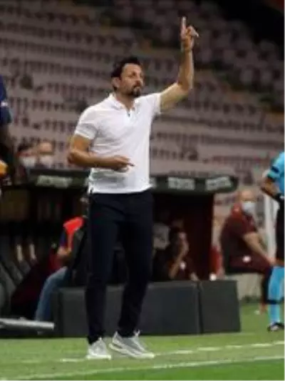 Derbi mücadelesinde müsabakanın ilk yarısı golsüz eşitlikle sonuçlandı Derbi mücadelesinde müsabakanın ilk yarısı golsüz eşitlikle sonuçlandı