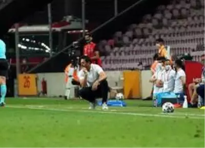 Derbi mücadelesinde müsabakanın ilk yarısı golsüz eşitlikle sonuçlandı Derbi mücadelesinde müsabakanın ilk yarısı golsüz eşitlikle sonuçlandı