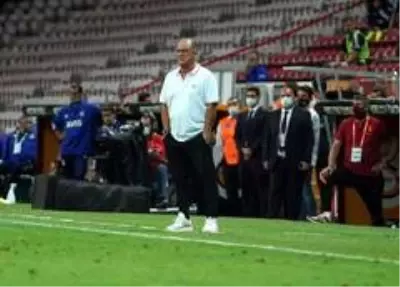 Derbi mücadelesinde müsabakanın ilk yarısı golsüz eşitlikle sonuçlandı Derbi mücadelesinde müsabakanın ilk yarısı golsüz eşitlikle sonuçlandı