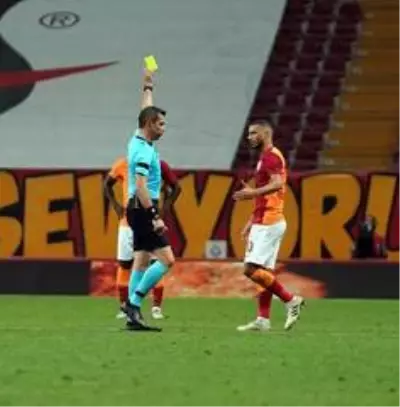 Galatasaray - Fenerbahçe karşılaşması 0-0 eşitlikle sona erdi Galatasaray - Fenerbahçe karşılaşması 0-0 eşitlikle sona erdi