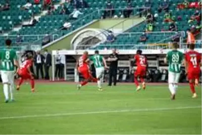 Süper Lig: Konyaspor: 1 Beşiktaş: 0 (İlk yarı) Süper Lig: Konyaspor: 1 Beşiktaş: 0 (İlk yarı)