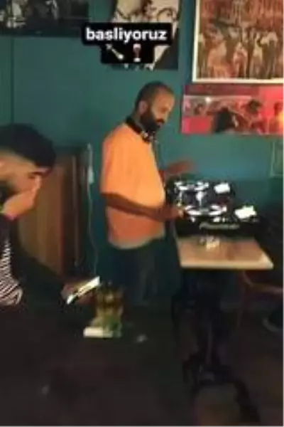 Taksim'deki gece kulüplerinden isyan ettiren görüntüler! Koronaya rağmen sabaha kadar eğlendiler Taksim'deki gece kulüplerinden isyan ettiren görüntüler! Koronaya rağmen sabaha kadar eğlendiler