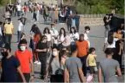 Son dakika! Tarihi On Gözlü Köprü'de maske ve sosyal mesafe unutuldu Son dakika! Tarihi On Gözlü Köprü'de maske ve sosyal mesafe unutuldu