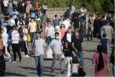 Son dakika! Tarihi On Gözlü Köprü'de maske ve sosyal mesafe unutuldu Son dakika! Tarihi On Gözlü Köprü'de maske ve sosyal mesafe unutuldu
