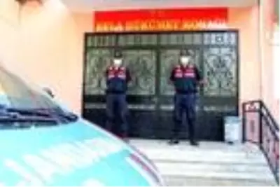 Zehir tacirleri, günlerce takip edildikten sonra yakayı 'fotokapan'la ele verdi Zehir tacirleri, günlerce takip edildikten sonra yakayı 'fotokapan'la ele verdi