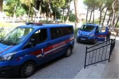 Uyuşturucu taciri genç çift fotokapan sayesinde yakayı ele verdi Uyuşturucu taciri genç çift fotokapan sayesinde yakayı ele verdi