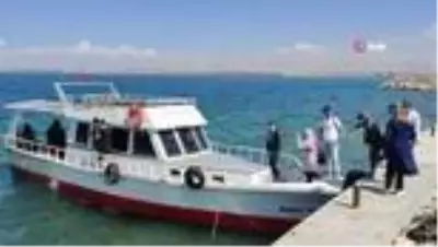 Van Gölü'nde yeni bir canlı türü görüntülendi Van Gölü'nde yeni bir canlı türü görüntülendi