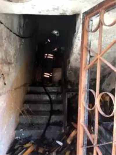 Son dakika haberi | Yangında mahsur kalan 3 kişi kurtarıldı Son dakika haberi | Yangında mahsur kalan 3 kişi kurtarıldı