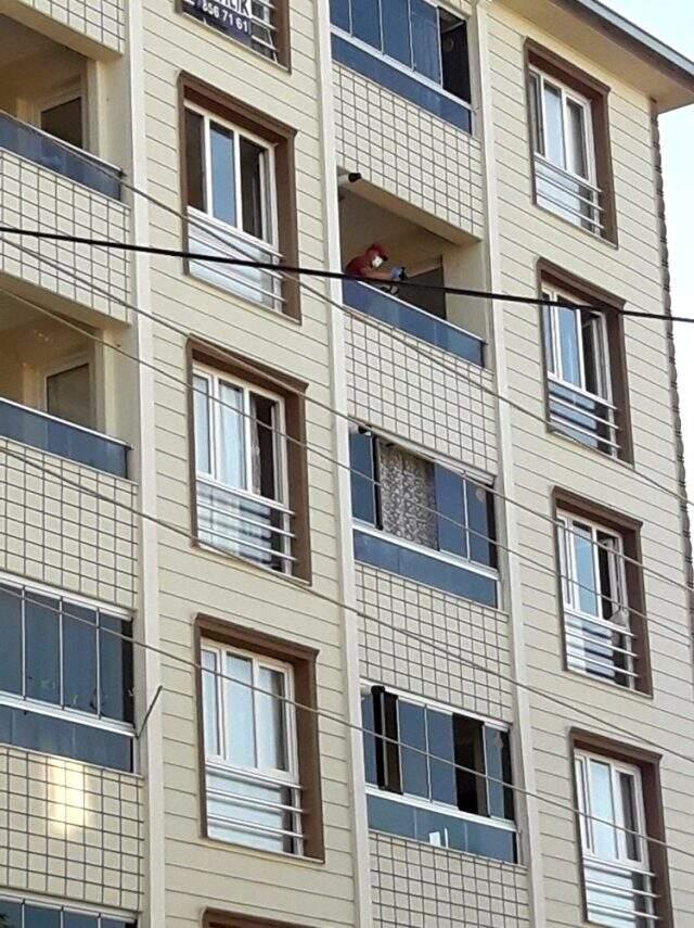 1.5 yaşındaki Ceylin Azra, 5. kattan düşerek yaşamını yitirdi 1.5 yaşındaki Ceylin Azra, 5. kattan düşerek yaşamını yitirdi