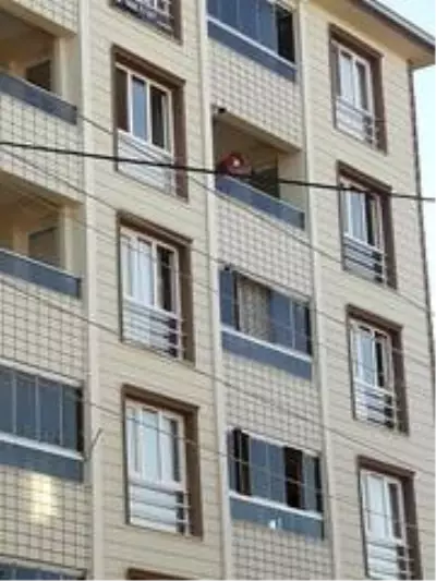 1.5 yaşındaki Ceylin Azra, 5. kattan düşerek yaşamını yitirdi 1.5 yaşındaki Ceylin Azra, 5. kattan düşerek yaşamını yitirdi