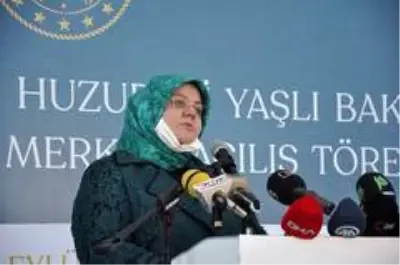 Bakan Selçuk: 'Afyonkarahisar'a 18 yılda 55 milyar sosyal yardım ulaştırdık' Bakan Selçuk: 'Afyonkarahisar'a 18 yılda 55 milyar sosyal yardım ulaştırdık'