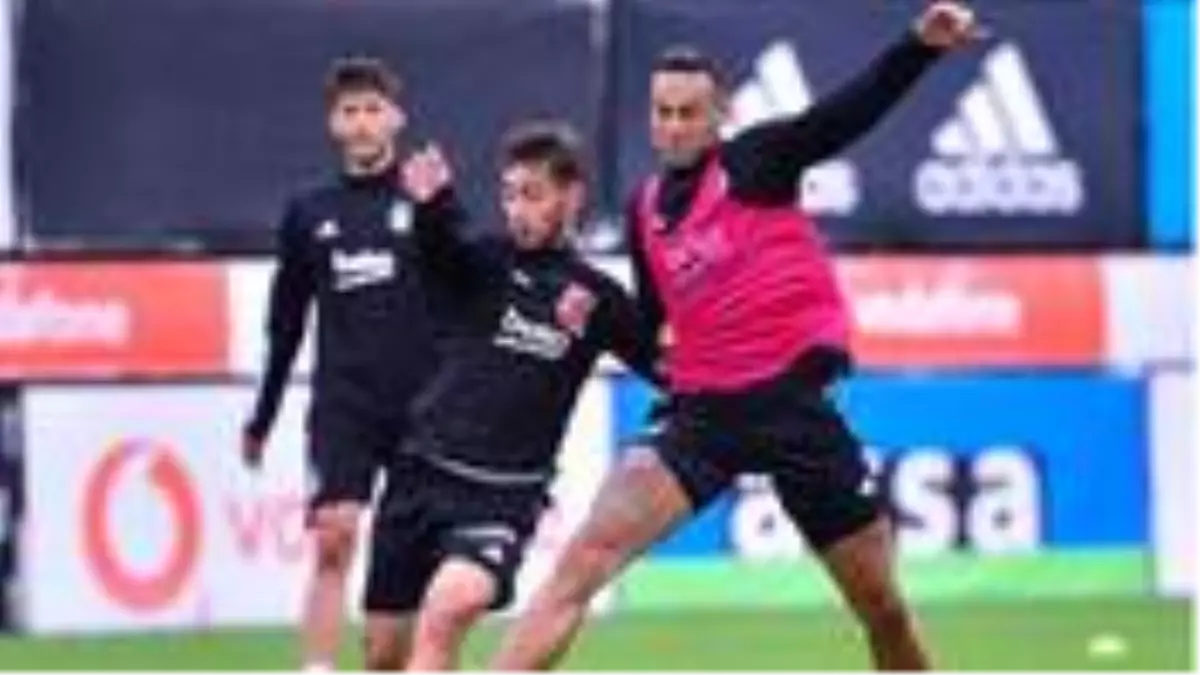 Al Ahli, Beşiktaş'a transfer olan eski futbolcusu Josef de Souza'yı geri çağırdı