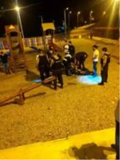 Son dakika haberi: ARNAVUTKÖY'DE PARKTA SİLAHLI KAVGA: 1 YARALI Son dakika haberi: ARNAVUTKÖY'DE PARKTA SİLAHLI KAVGA: 1 YARALI