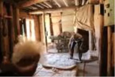 Atalarından miras 300 yıllık evde yok olmaya yüz tutan mesleğini sürdürüyor Atalarından miras 300 yıllık evde yok olmaya yüz tutan mesleğini sürdürüyor