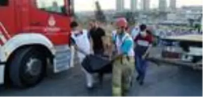 (Bağcılar'da freni boşalan kamyonetin altında kalan şoför hayatını kaybetti (Bağcılar'da freni boşalan kamyonetin altında kalan şoför hayatını kaybetti