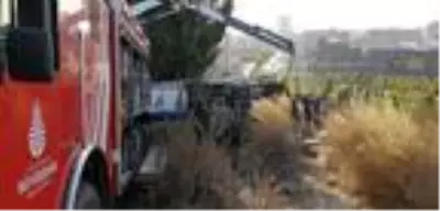 (Bağcılar'da freni boşalan kamyonetin altında kalan şoför hayatını kaybetti (Bağcılar'da freni boşalan kamyonetin altında kalan şoför hayatını kaybetti
