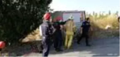 (Bağcılar'da freni boşalan kamyonetin altında kalan şoför hayatını kaybetti (Bağcılar'da freni boşalan kamyonetin altında kalan şoför hayatını kaybetti