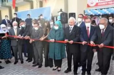 Bakan Selçuk: 'Afyonkarahisar'a 18 yılda 55 milyar sosyal yardım ulaştırdık' Bakan Selçuk: 'Afyonkarahisar'a 18 yılda 55 milyar sosyal yardım ulaştırdık'