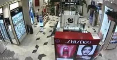 Bebek ve parfüm mağazasını soyan hırsızlar tutuklandı...O anlar kamerada Bebek ve parfüm mağazasını soyan hırsızlar tutuklandı...O anlar kamerada