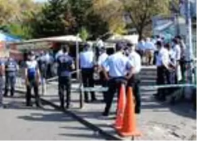 BEŞİKTAŞ'TA İSKELE MEYDANI'NDAKİ 2 BÜFENİN MASA VE SANDALYELERİ KALDIRILDI BEŞİKTAŞ'TA İSKELE MEYDANI'NDAKİ 2 BÜFENİN MASA VE SANDALYELERİ KALDIRILDI