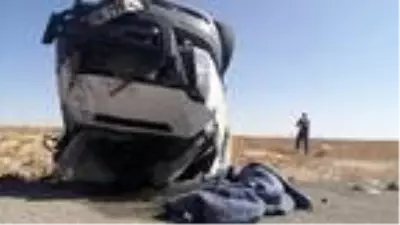 Beyaz eşya yüklü kamyonet takla attı: 1 ölü, 1 yaralı Beyaz eşya yüklü kamyonet takla attı: 1 ölü, 1 yaralı