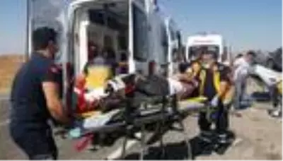 Beyaz eşya yüklü kamyonet takla attı: 1 ölü, 1 yaralı Beyaz eşya yüklü kamyonet takla attı: 1 ölü, 1 yaralı
