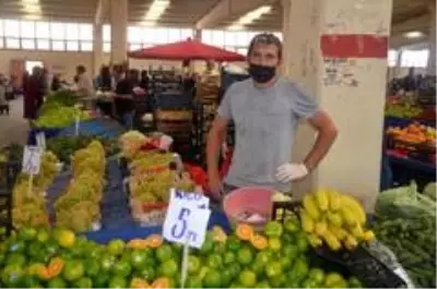 Bilecik'te mandalina tezgahlarda yerini almaya başladı Bilecik'te mandalina tezgahlarda yerini almaya başladı