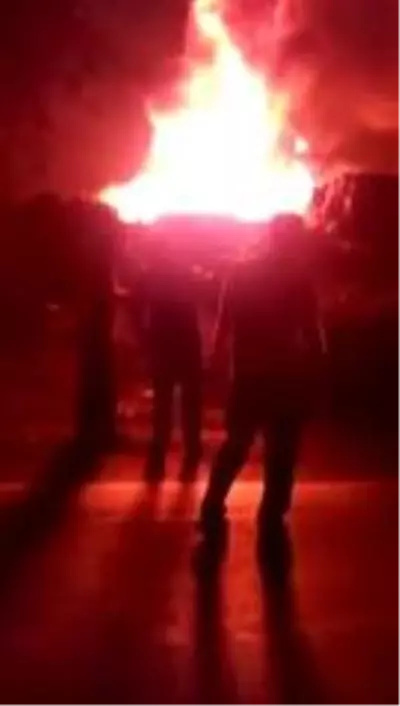 Bursa'da soğuk hava deposunda büyük yangın Bursa'da soğuk hava deposunda büyük yangın