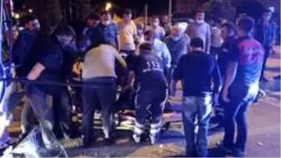 Çorum'da kamyonet traktörle çarpıştı: 1 yaralı Çorum'da kamyonet traktörle çarpıştı: 1 yaralı