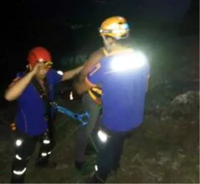Dağda mahsur kalan vatandaşı AFAD ekipleri kurtardı Dağda mahsur kalan vatandaşı AFAD ekipleri kurtardı