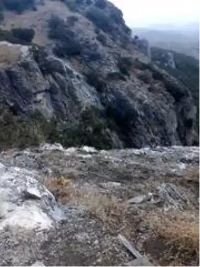 Dağda mahsur kalan vatandaşı AFAD ekipleri kurtardı Dağda mahsur kalan vatandaşı AFAD ekipleri kurtardı