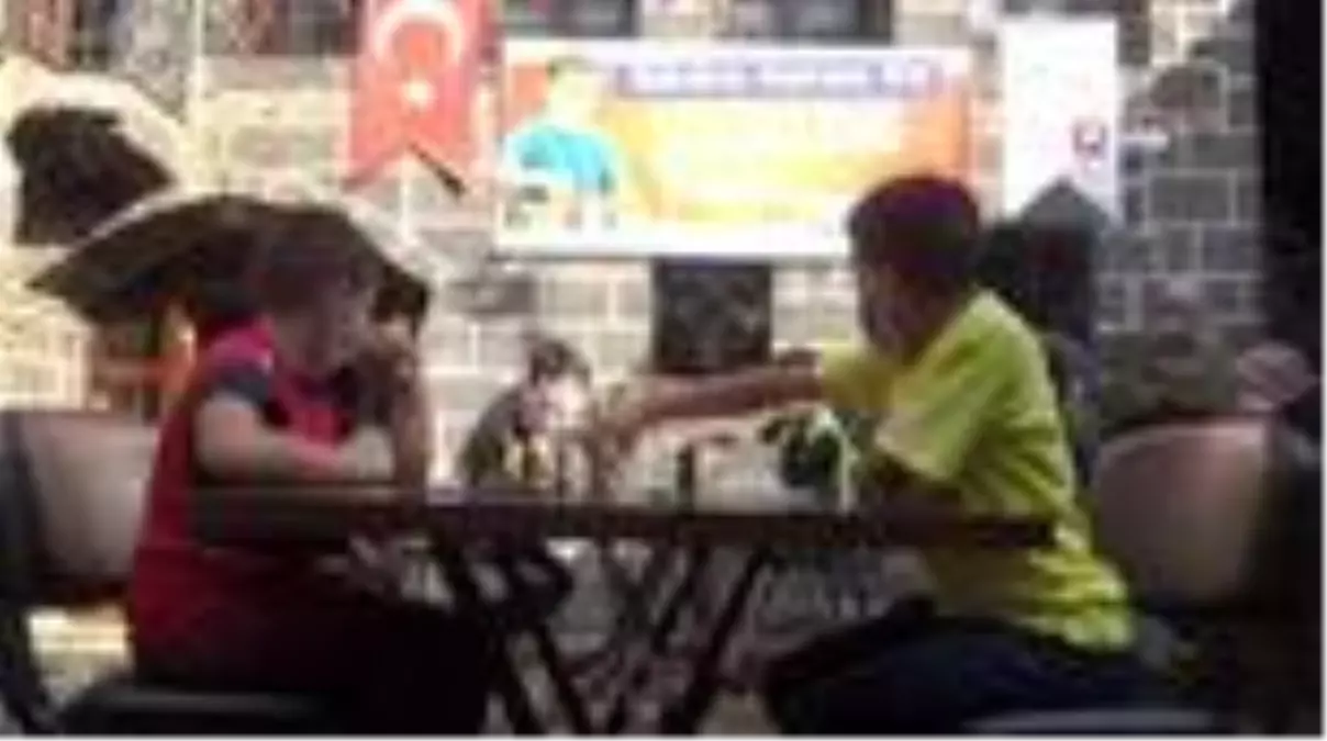 Diyarbakır'da 'Sokakta Satranç Var' turnuvası başladı