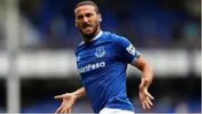 Everton'dan gönderilmesi gündeme gelen Cenk Tosun için Beşiktaş ile F.Bahçe devrede Everton'dan gönderilmesi gündeme gelen Cenk Tosun için Beşiktaş ile F.Bahçe devrede