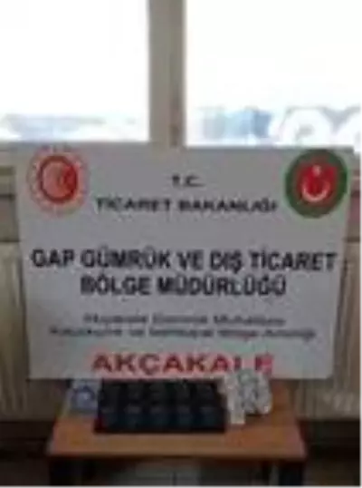 Gümrükte 11 adet cep telefonu ele geçirildi Gümrükte 11 adet cep telefonu ele geçirildi