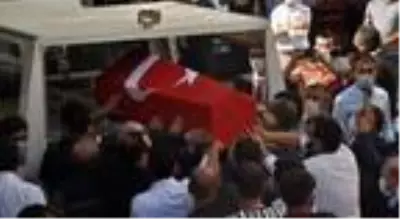 Son dakika haberi... Hayatını kaybeden İSTAÇ Genel Müdürü Canlı toprağa verildi Son dakika haberi... Hayatını kaybeden İSTAÇ Genel Müdürü Canlı toprağa verildi