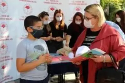 Her yıl 1.7 milyar ekmek çöp oluyor Her yıl 1.7 milyar ekmek çöp oluyor