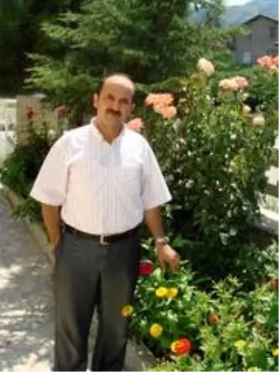 Isparta'da ceviz ağacından düşen imam hayatını kaybetti Isparta'da ceviz ağacından düşen imam hayatını kaybetti