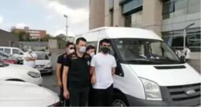 İstanbul'da börekçide silahlı çatışma kamerada İstanbul'da börekçide silahlı çatışma kamerada