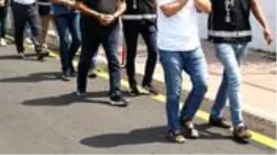 İstanbul'da, Suriyeli çocukları dilendiren çete çökertildi: 24 şüpheli yakalandı, 68 çocuk kurtarıldı İstanbul'da, Suriyeli çocukları dilendiren çete çökertildi: 24 şüpheli yakalandı, 68 çocuk kurtarıldı
